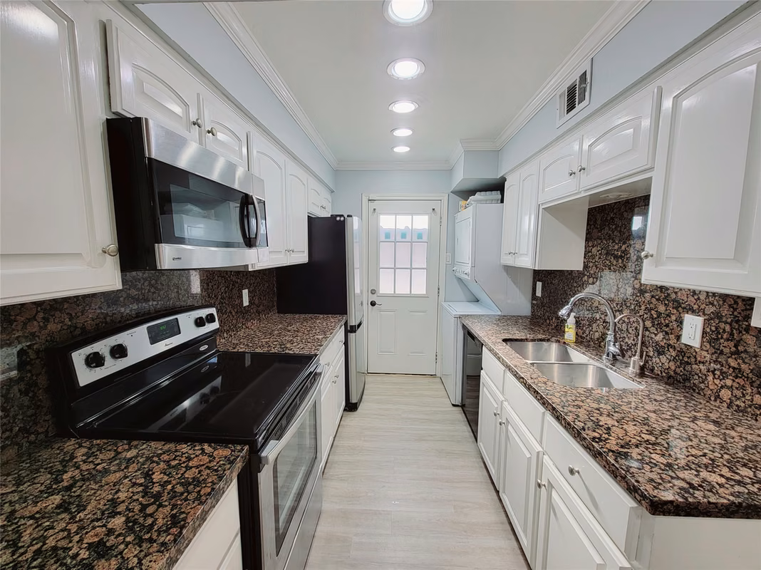 Photo 3 of 7900 Westheimer Road 255, Houston, TX