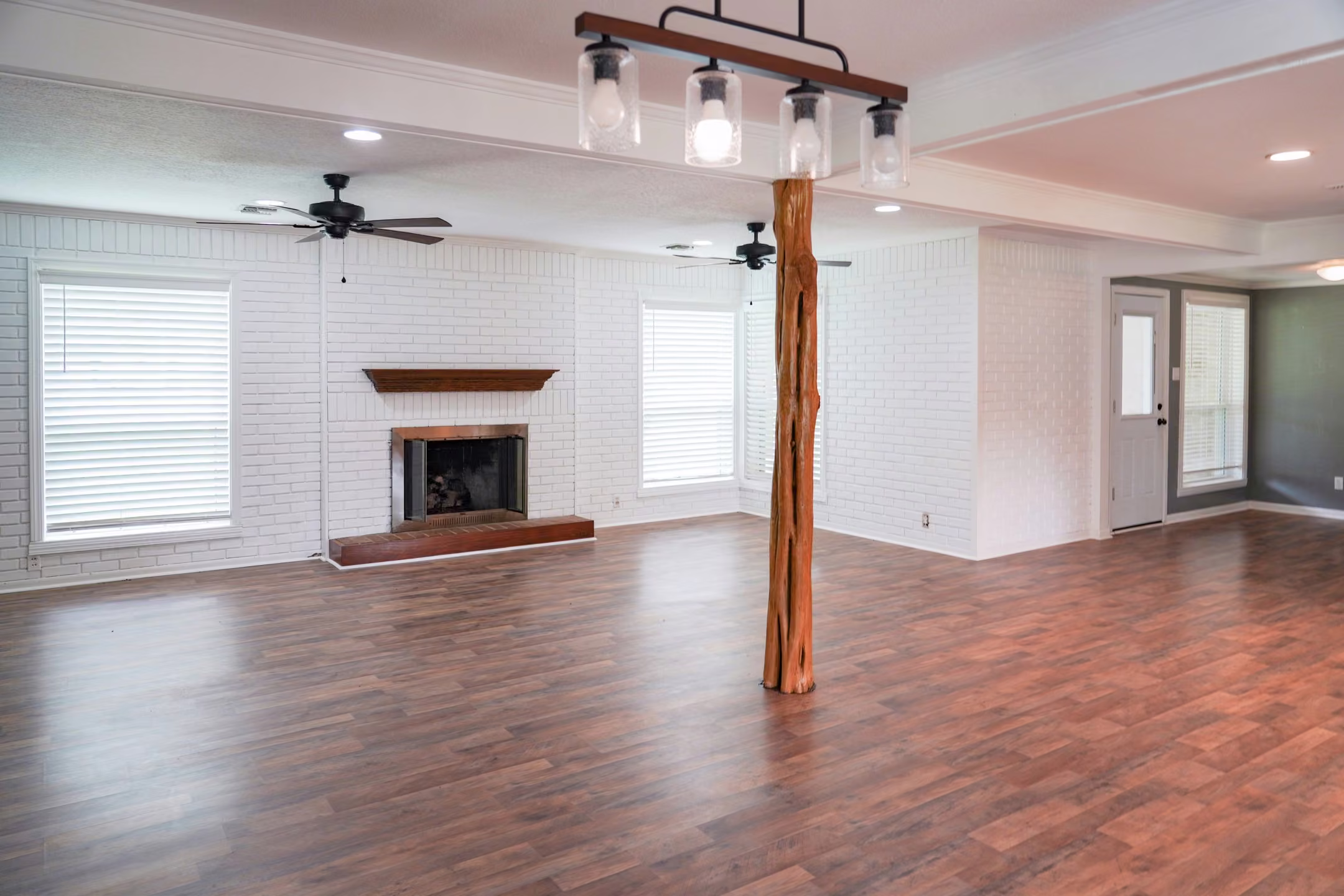 Photo 4 of 115 Neal Road, Wharton, TX