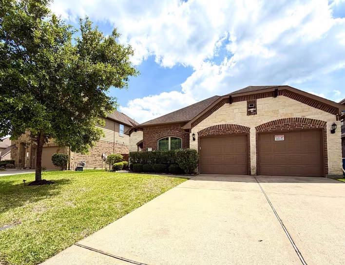 Photo 2 of 107 Jacobs Meadow Drive, Conroe, TX