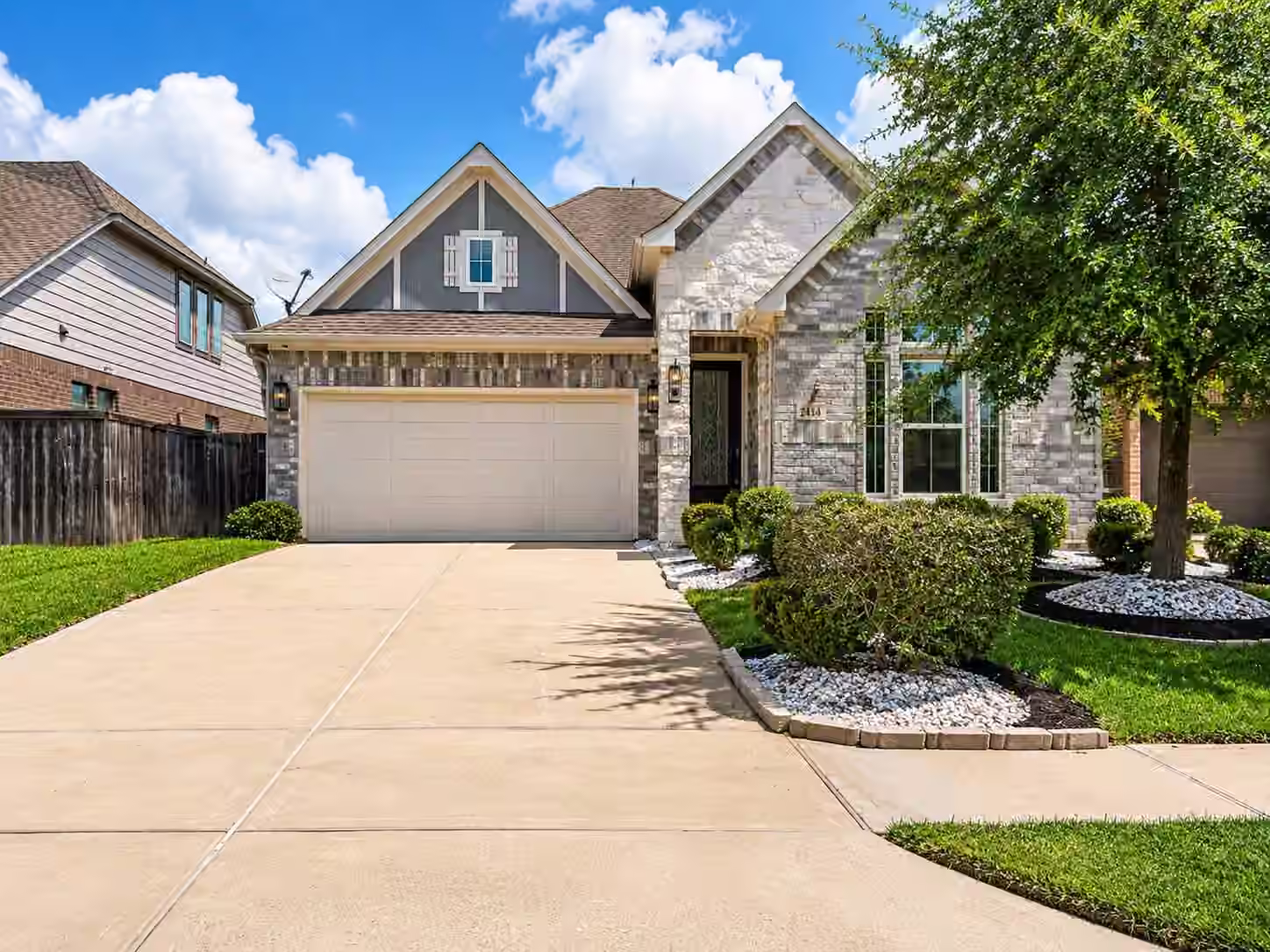 Photo 2 of 2414 Manor Valley Lane, Missouri City, TX