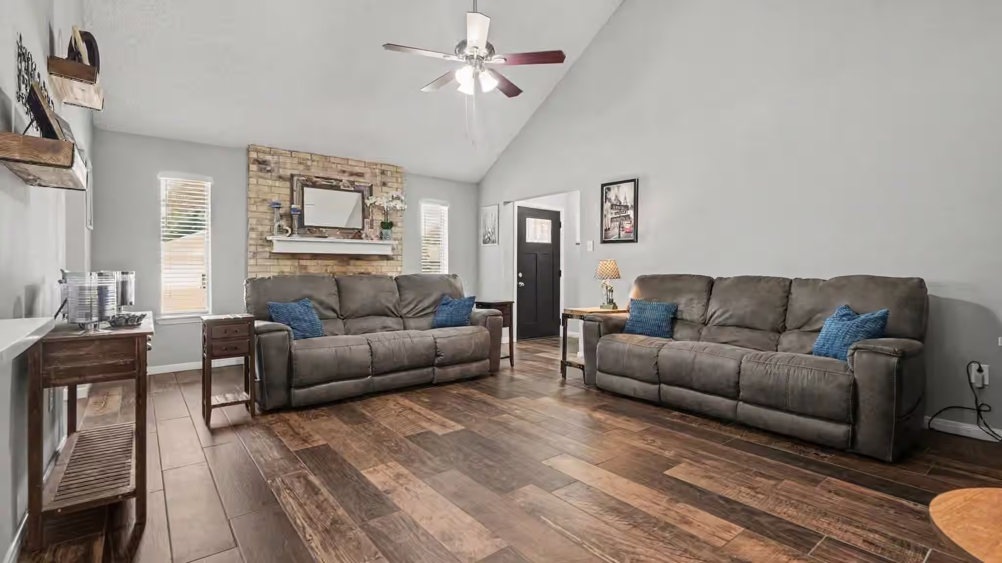 Photo 4 of 705 Meadowlark Lane, Baytown, TX