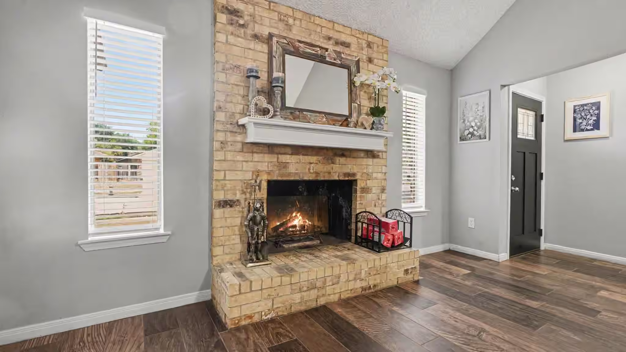 Photo 5 of 705 Meadowlark Lane, Baytown, TX