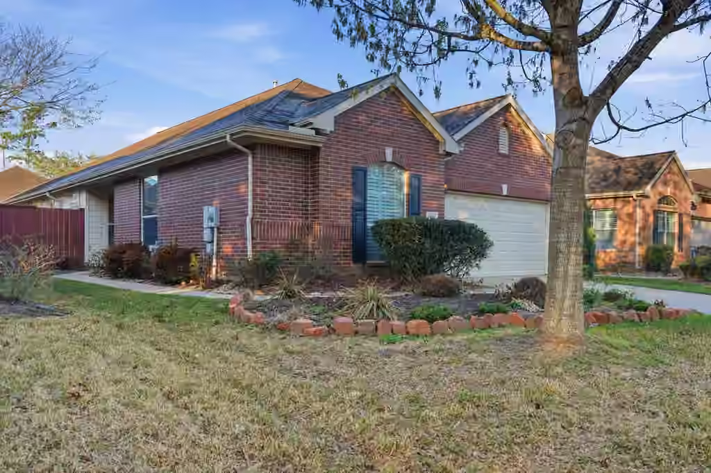 Photo of 1308 Palermo Drive, Pearland, TX