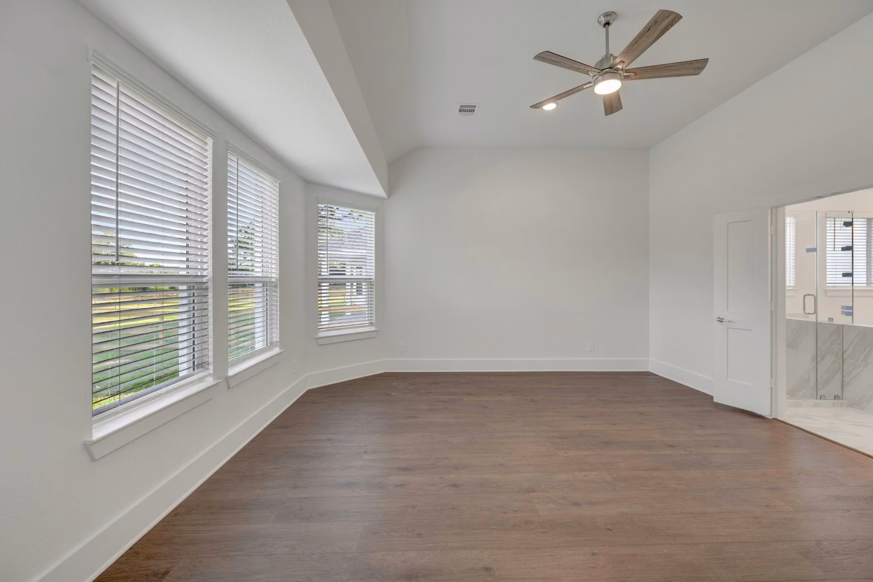 Photo 4 of 419 6th Street, Magnolia, TX