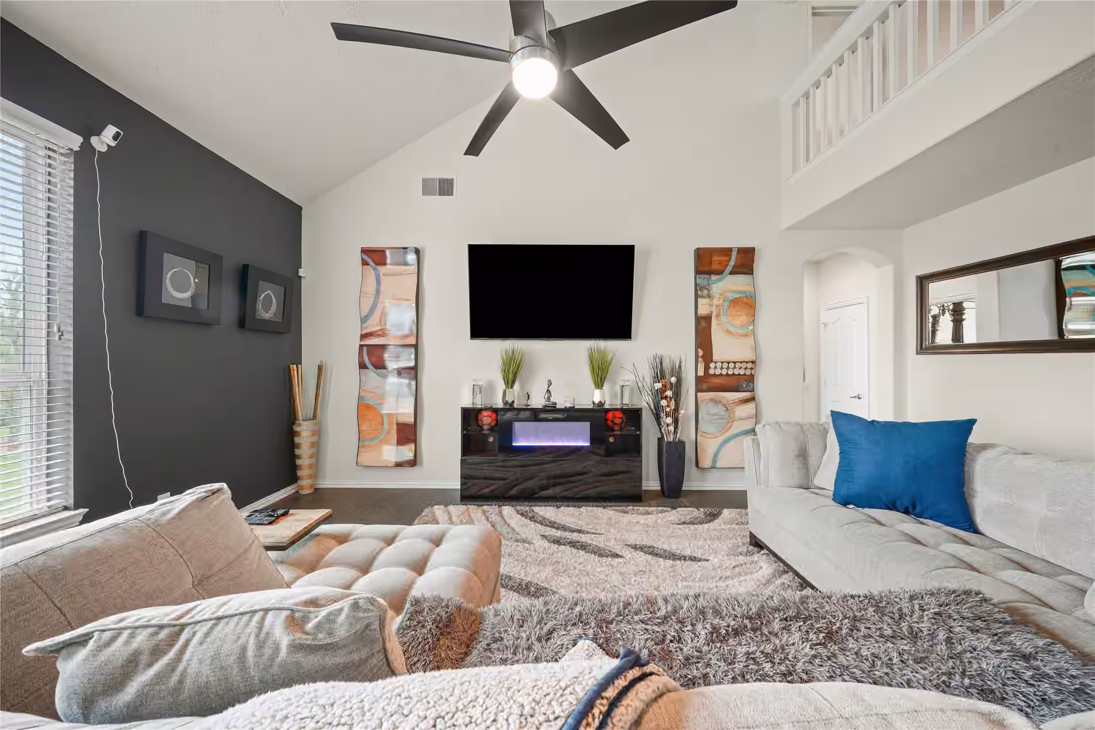 Photo 2 of 1822 Luminous Waters Lane, Rosharon, TX