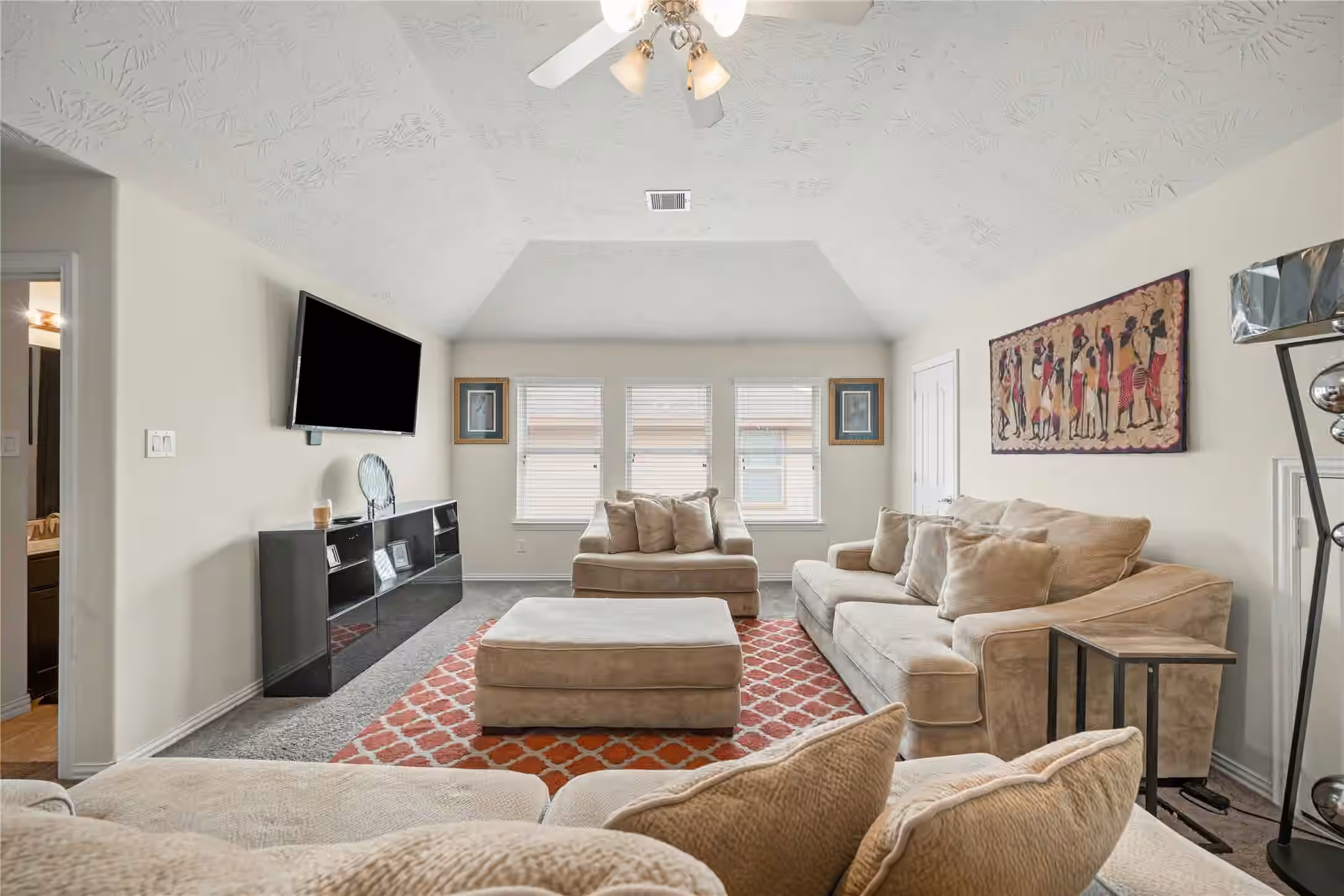 Photo 3 of 1822 Luminous Waters Lane, Rosharon, TX