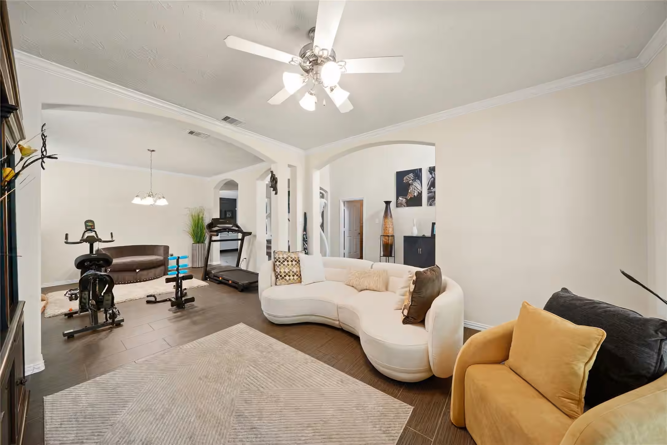 Photo 4 of 1822 Luminous Waters Lane, Rosharon, TX