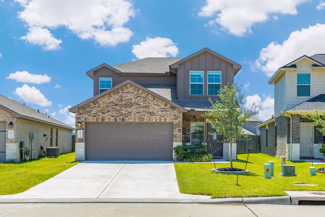 Photo 2 of 16974 Rich Pines Drive, Conroe, TX