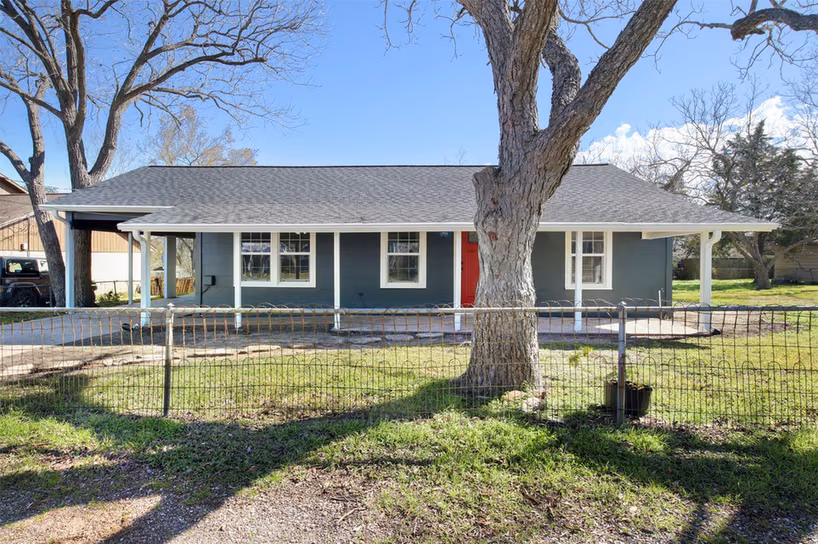 Photo 3 of 407 N Amthor Street, Bellville, TX