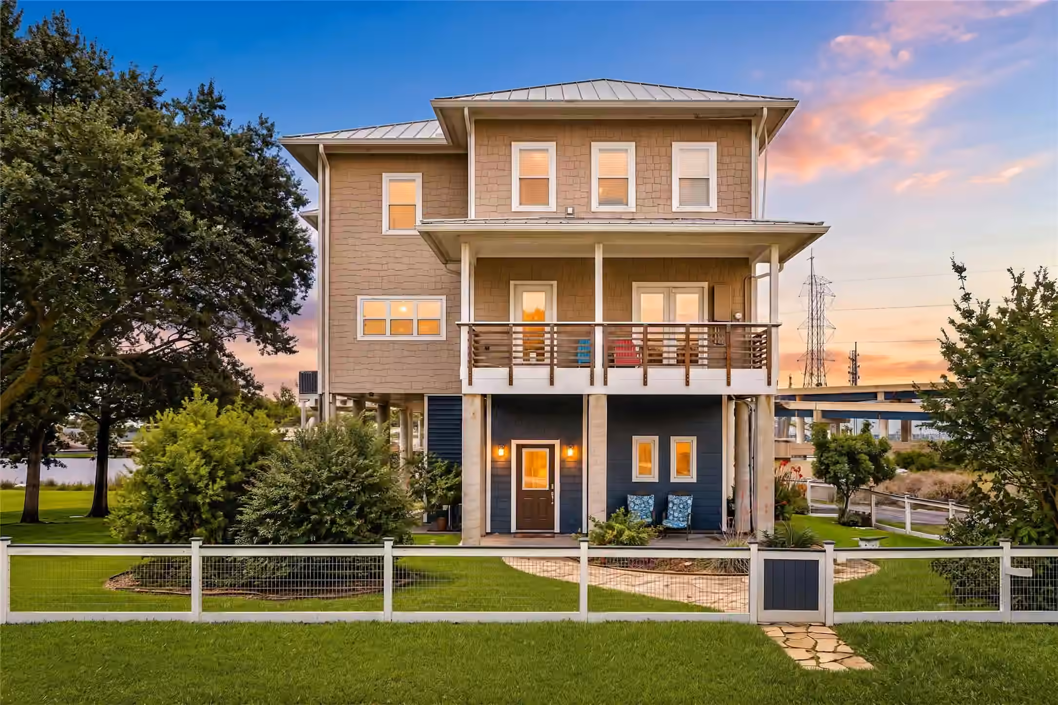 Photo 2 of 814 Hall Avenue, Seabrook, TX