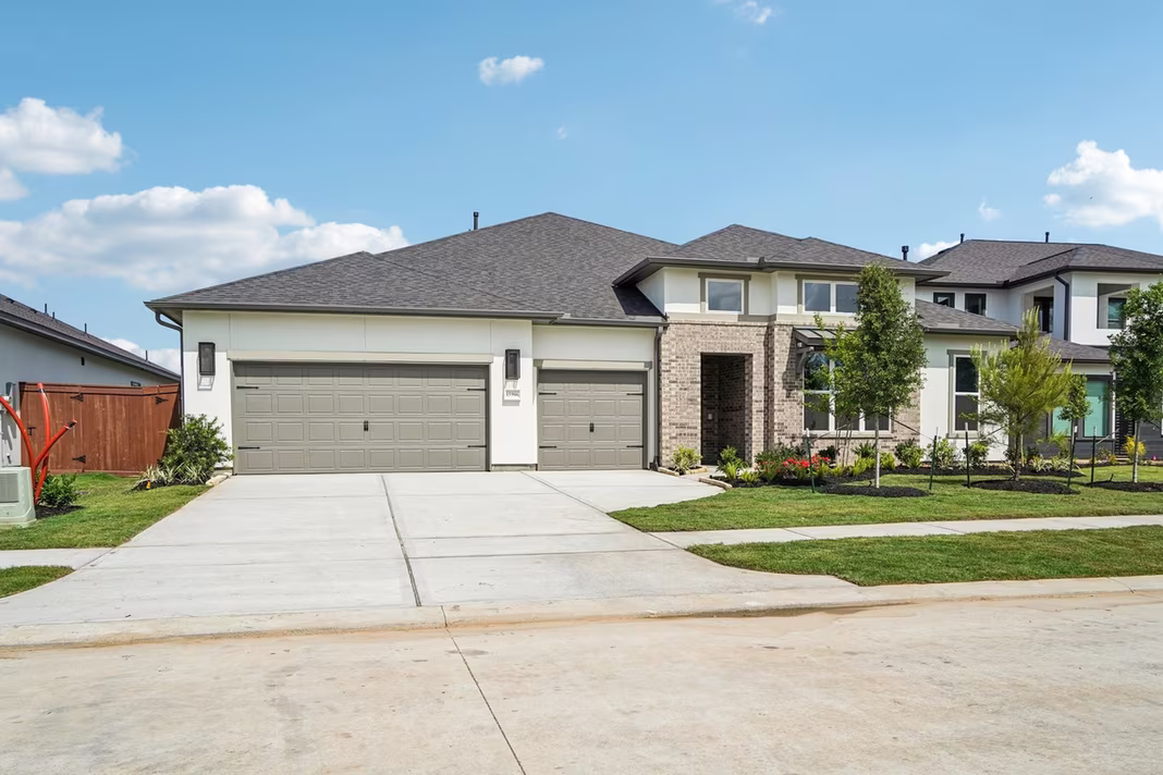 Photo 2 of 15906 Iris Meadow Drive, Conroe, TX