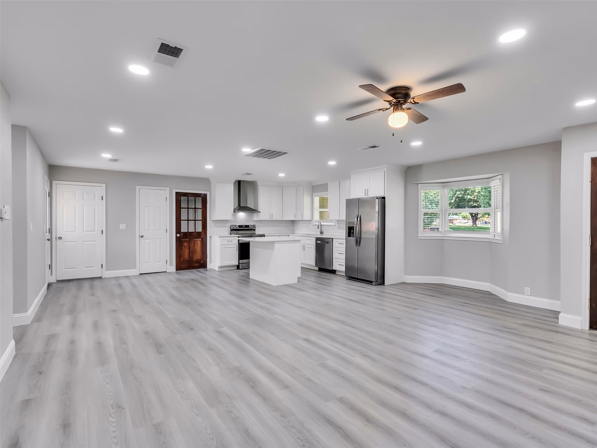 Photo 3 of 203 22nd Avenue N, Texas City, TX