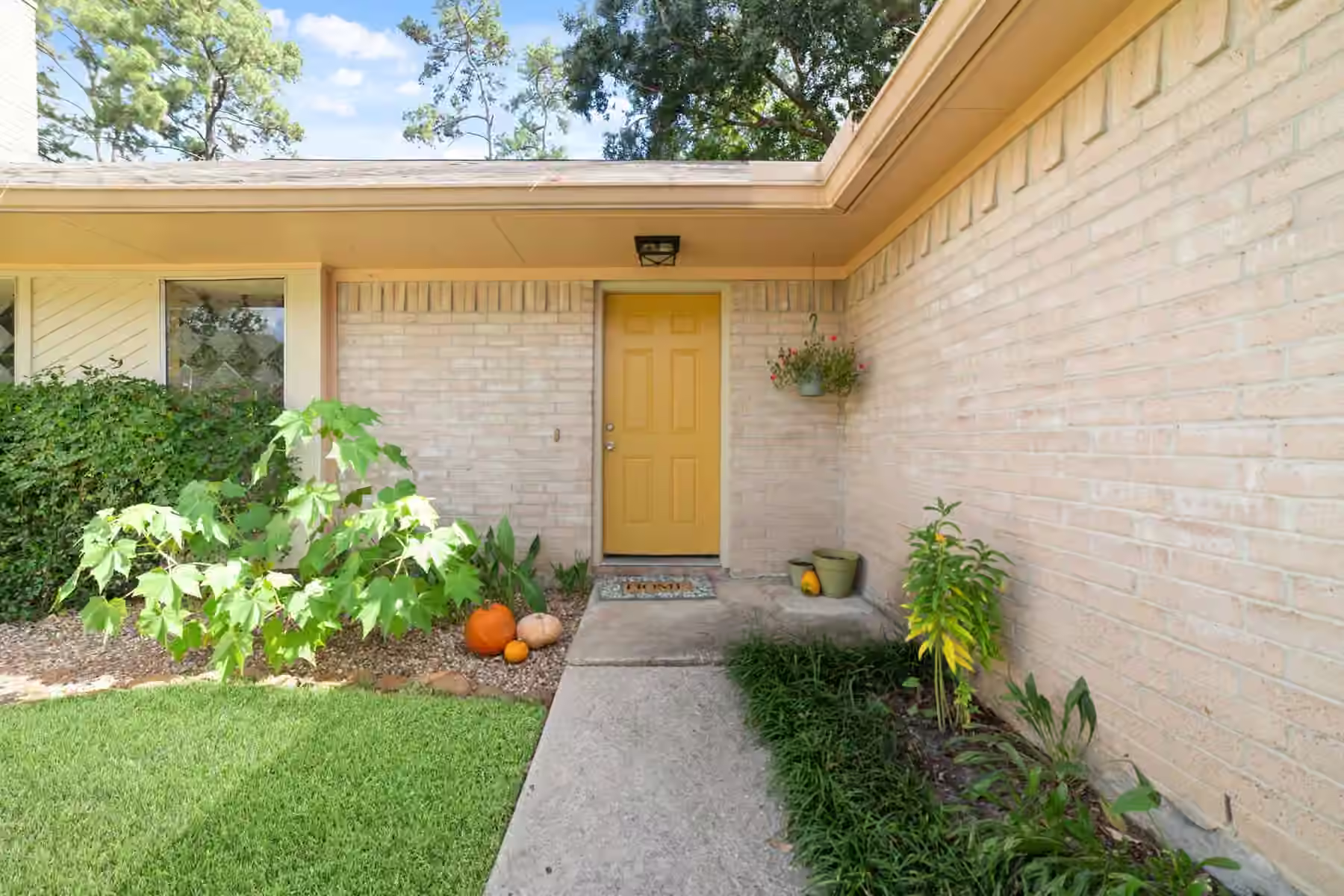 Photo 3 of 25402 Mill Pond Lane, Spring, TX