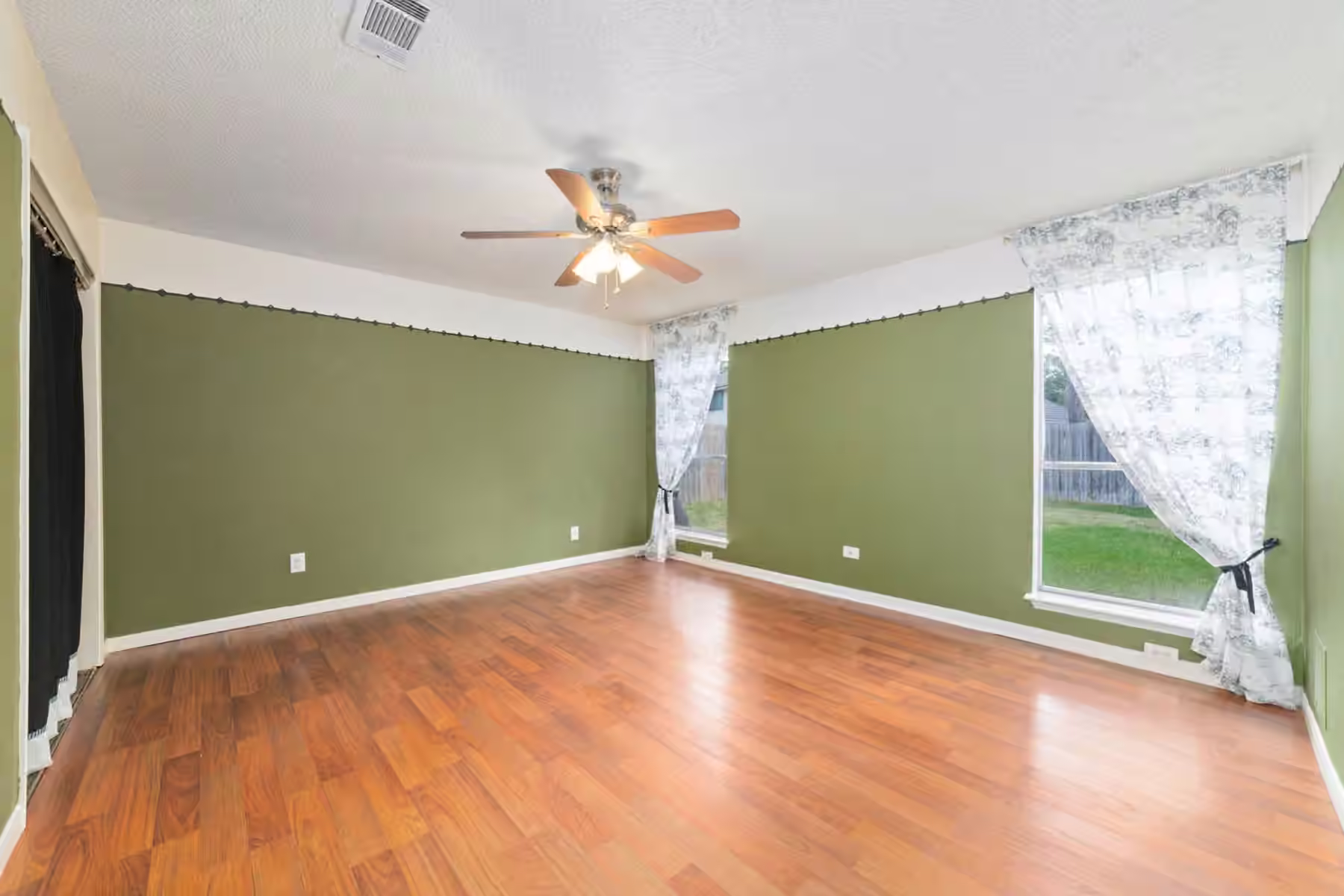 Photo 7 of 25402 Mill Pond Lane, Spring, TX