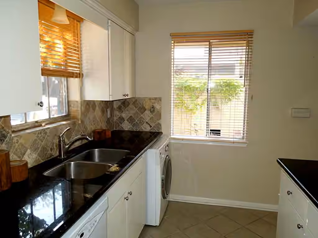 Photo 5 of 6479 Olympia Drive, Houston, TX