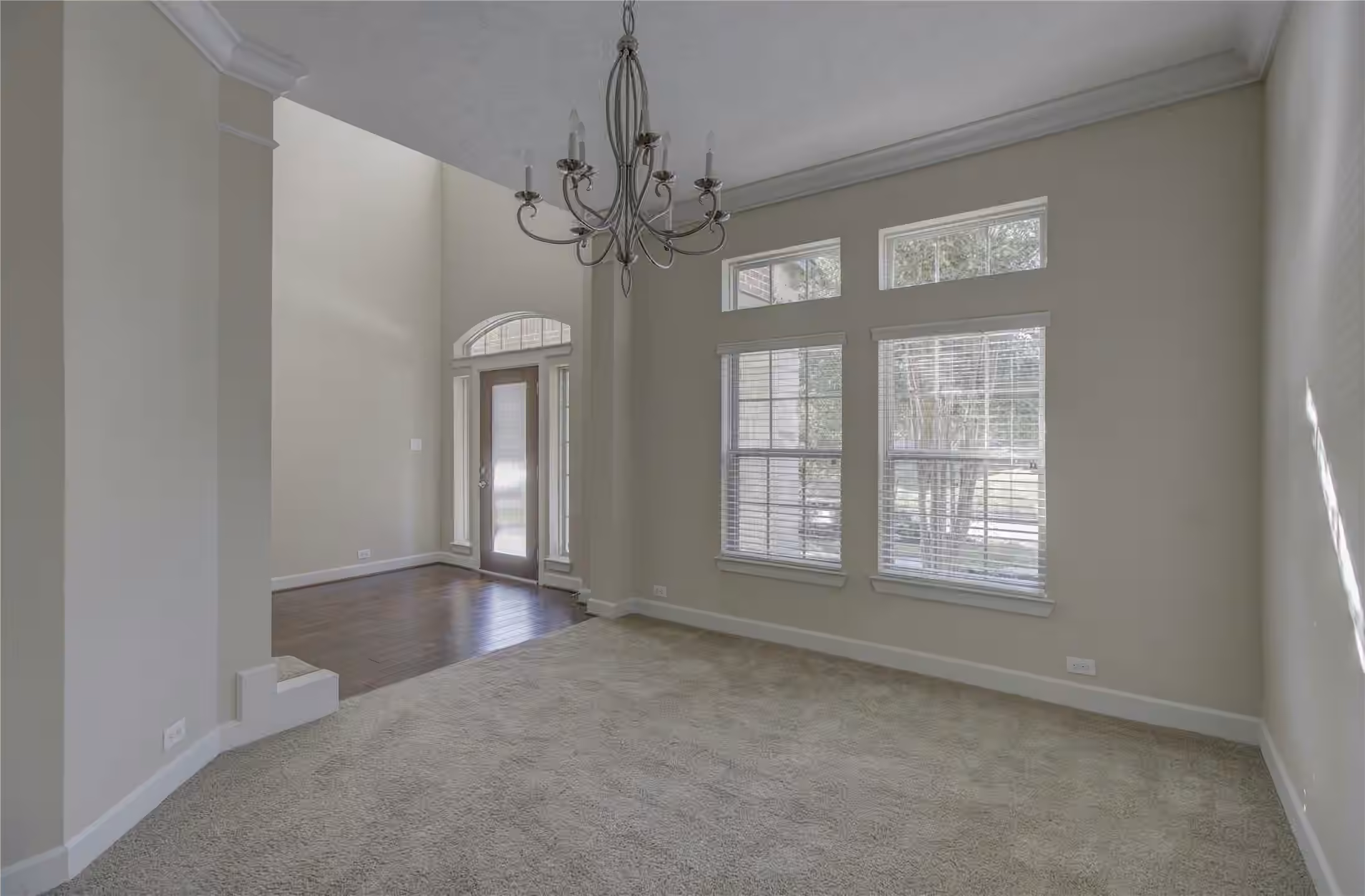 Photo 5 of 70 S Almondell Circle, The Woodlands, TX