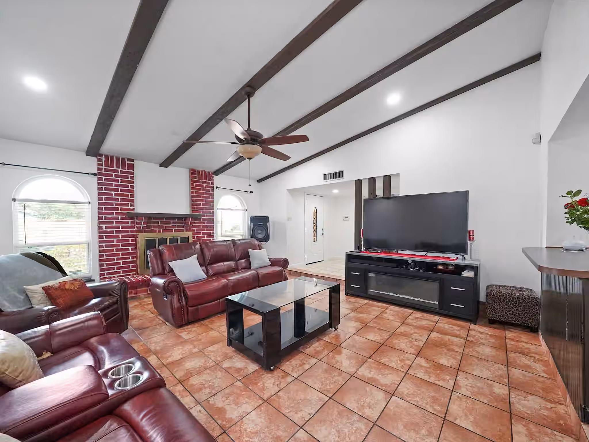 Photo 4 of 5406 Lerwick Drive, Houston, TX