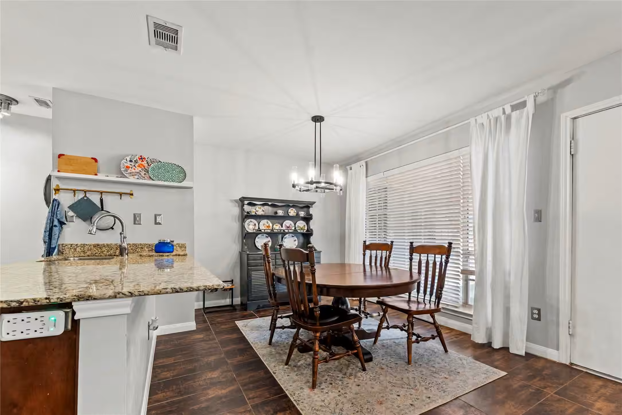 Photo 5 of 5343 Richmond Avenue 30, Houston, TX