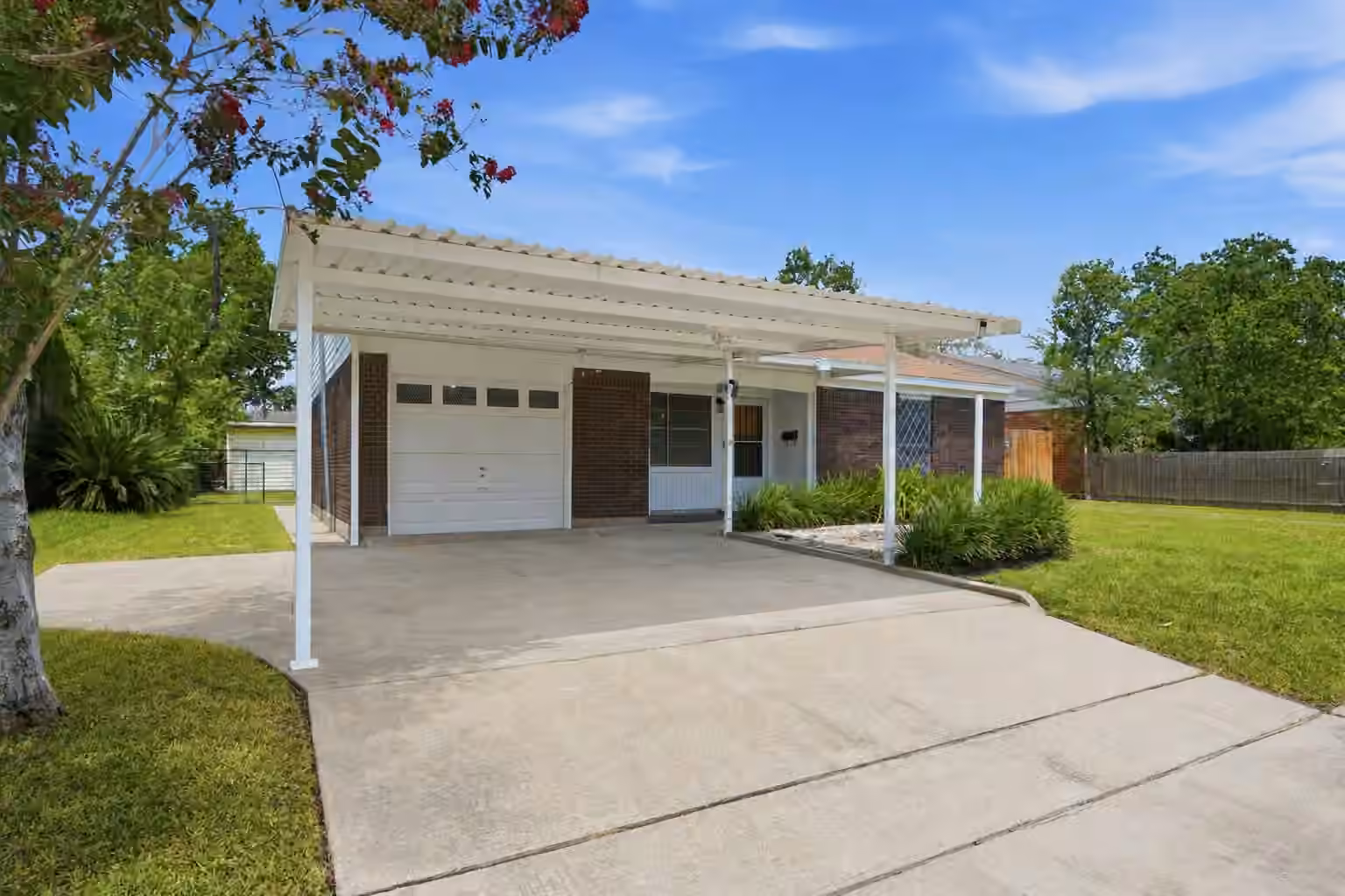 Photo 3 of 4018 Darlinghurst Drive, Houston, TX