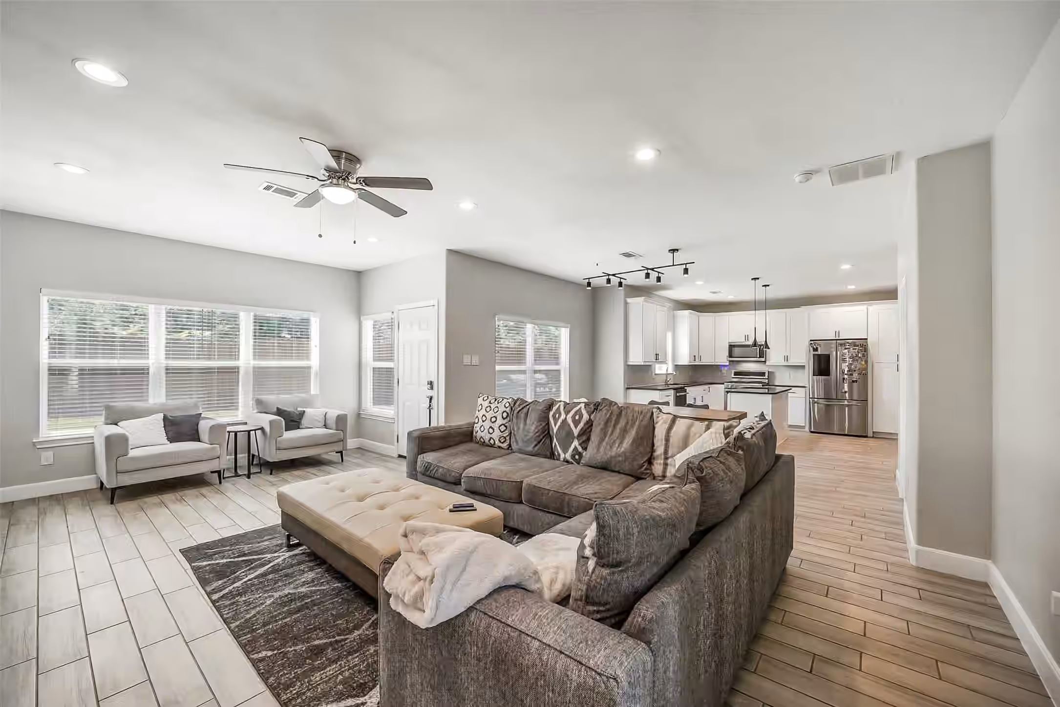 Photo 3 of 14507 Sanour Drive, Houston, TX