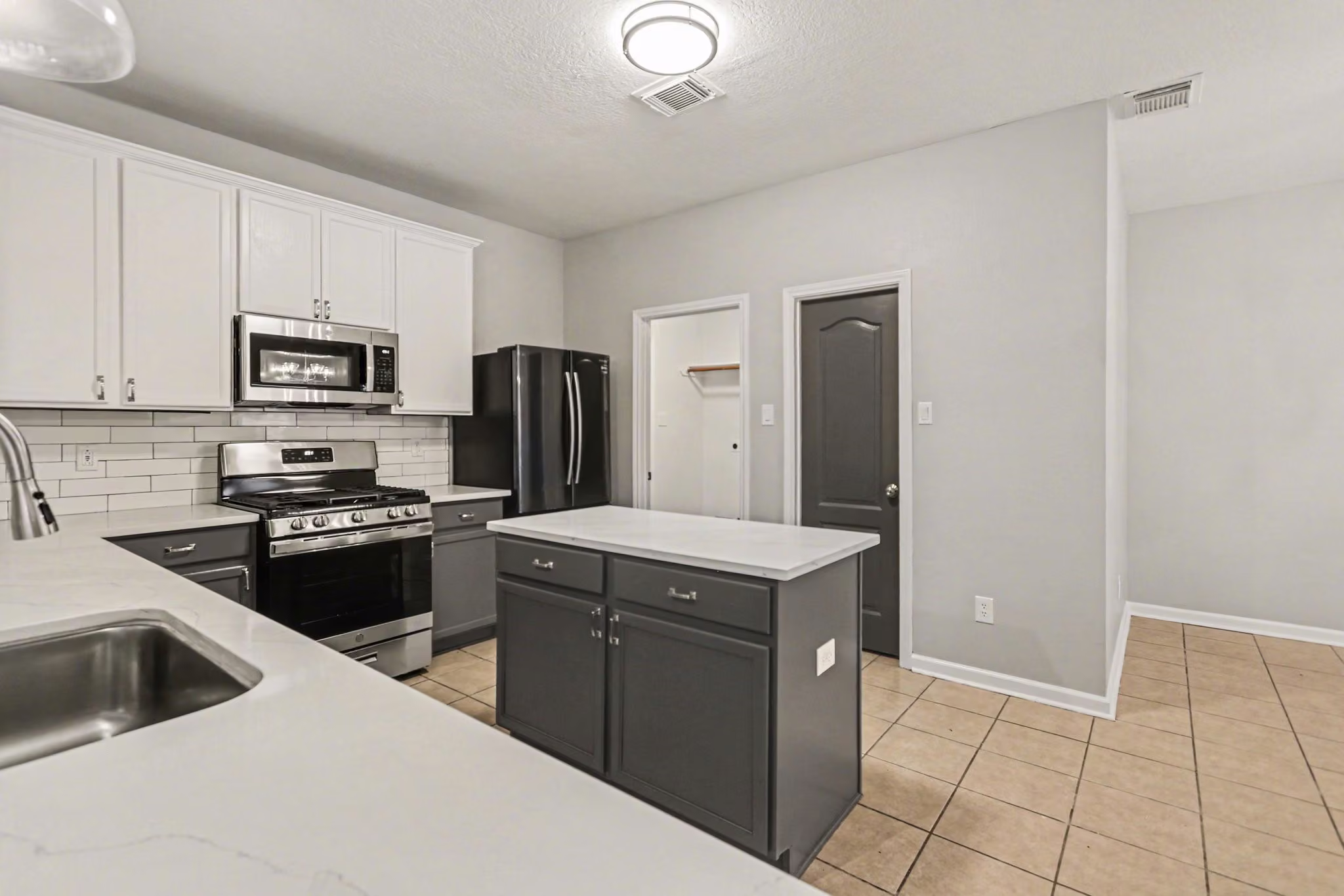 Photo 4 of 4502 Marquis Avenue, Baytown, TX