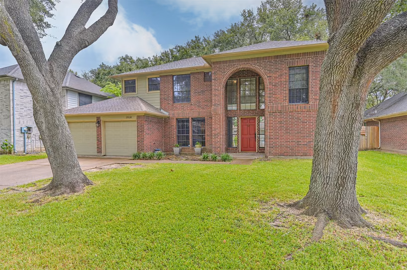 Photo 2 of 1918 Fir Tree Drive, League City, TX