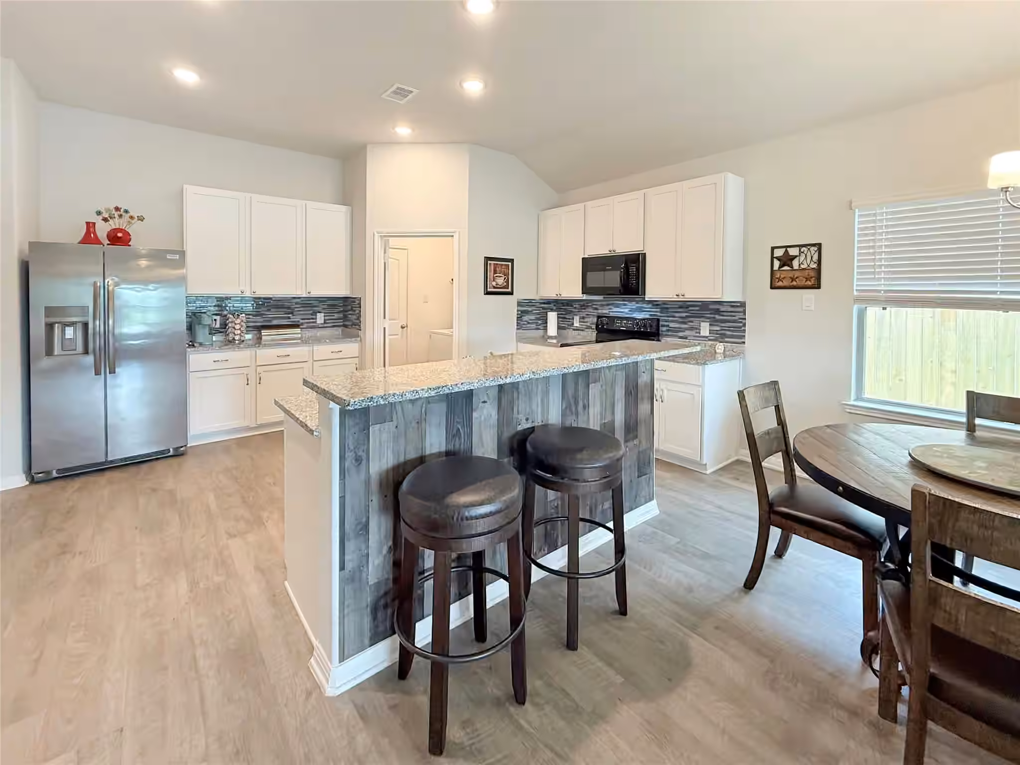 Photo 4 of 209 Bryan Way, Angleton, TX
