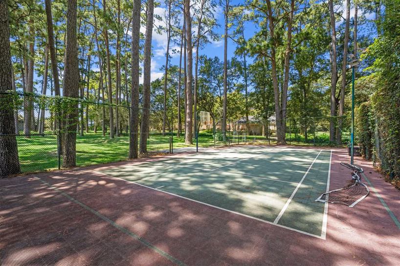 Photo 4 of 18022 Country Hills, Tomball, TX