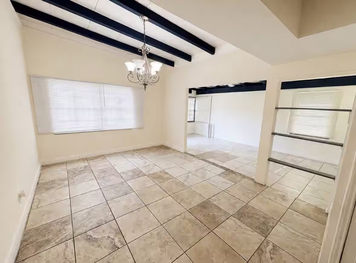 Photo 7 of 9113 Oak Knoll Lane, Houston, TX