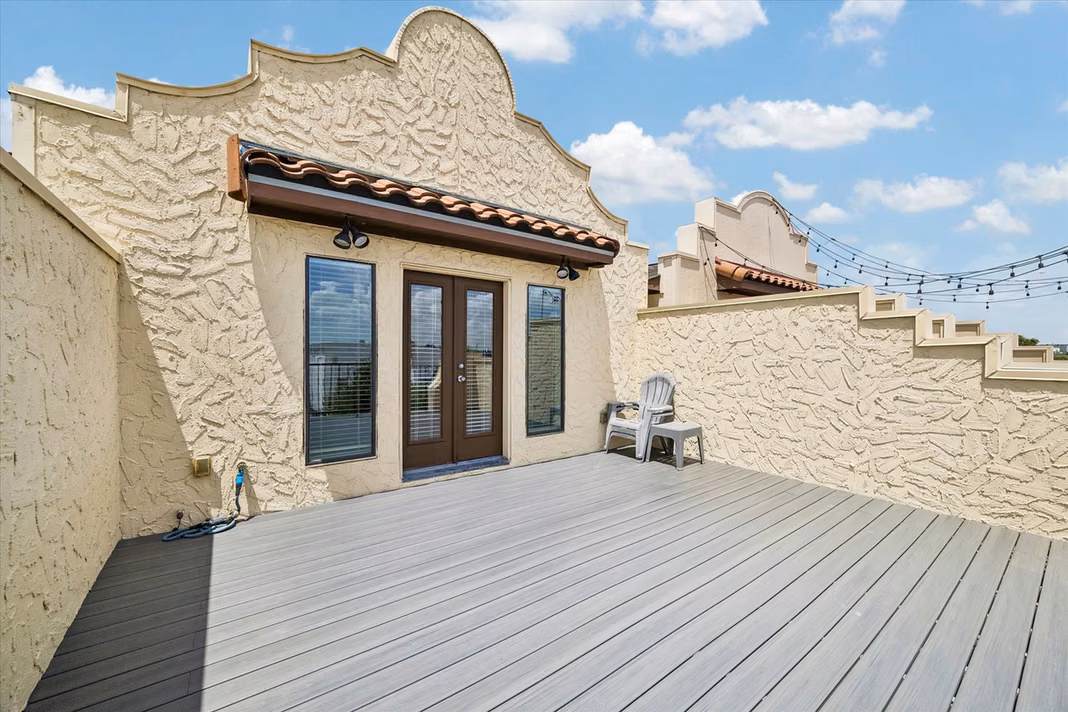 Photo 5 of 1059 W 16th Street, Houston, TX