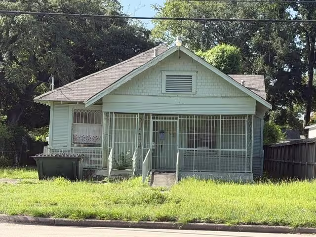 Photo of 909 W Little York Road, Houston, TX