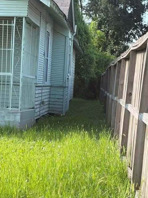 Photo 2 of 909 W Little York Road, Houston, TX