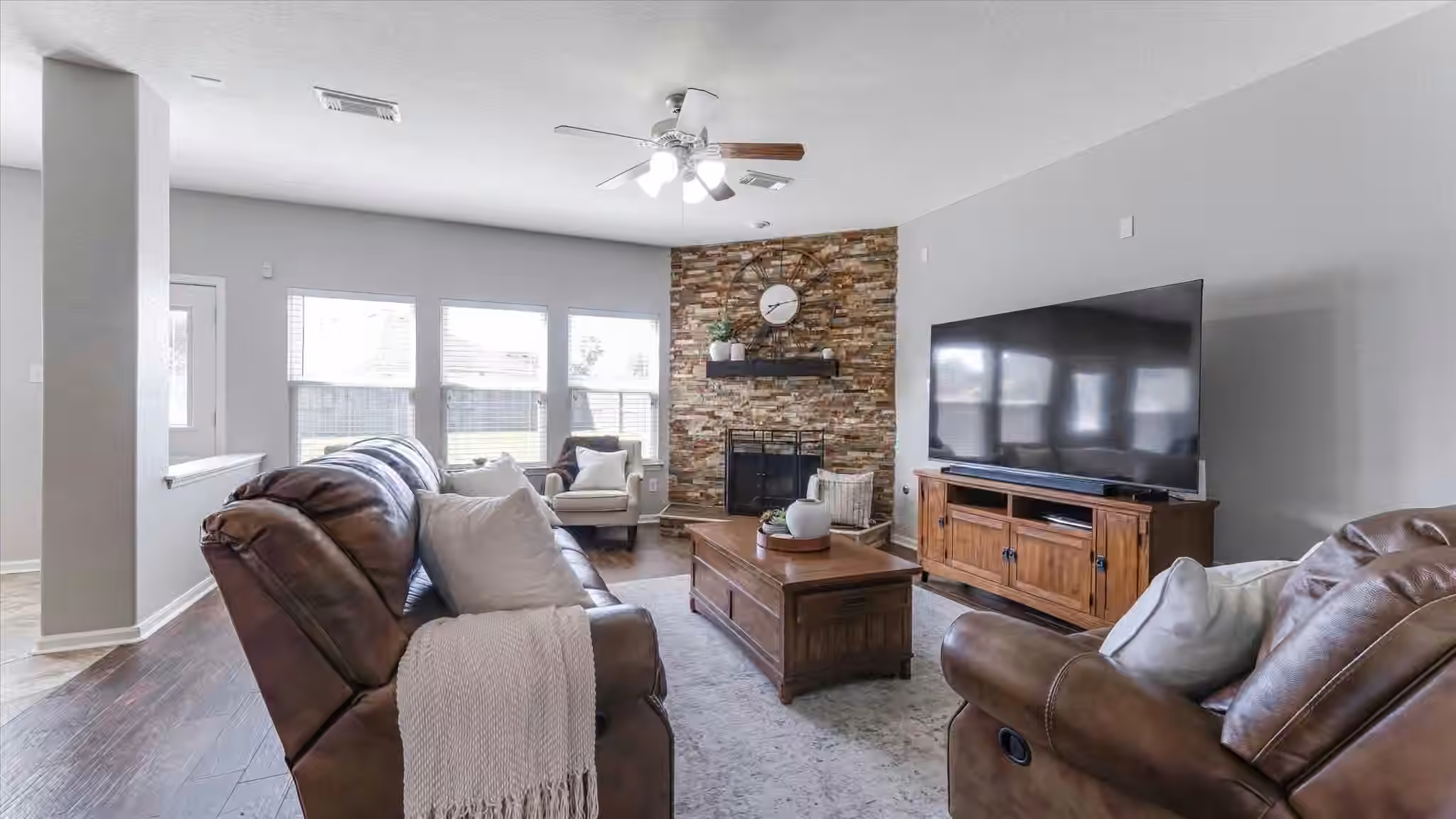 Photo 5 of 9615 Brackenton Crest Drive, Spring, TX
