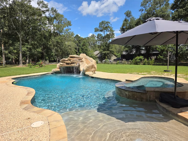 Photo 6 of 26815 E Fm 2090 Road, Splendora, TX