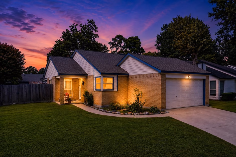 Photo 2 of 6927 Foxmont Lane, Humble, TX