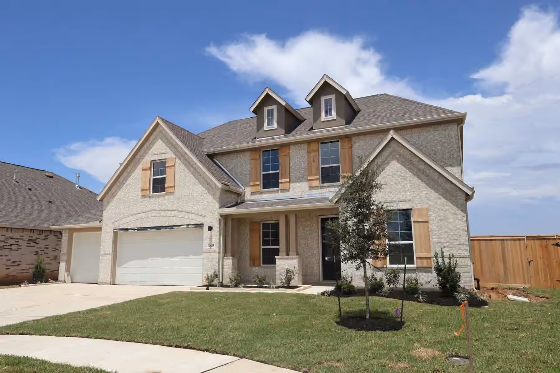 Photo 3 of 1829 N Wildflower Drive, Deer Park, TX