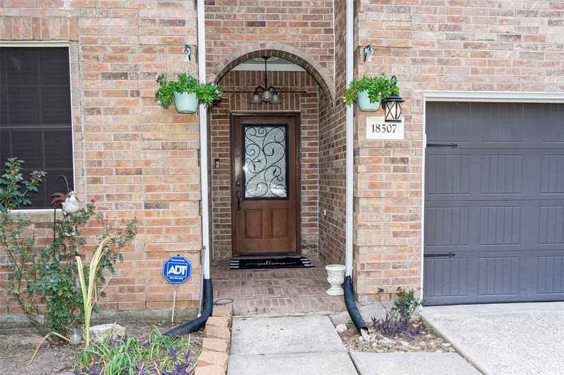 Photo 3 of 18507 Polo Meadow Drive, Humble, TX