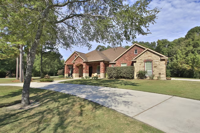 Photo 2 of 1547 Ruby Drive, Willis, TX