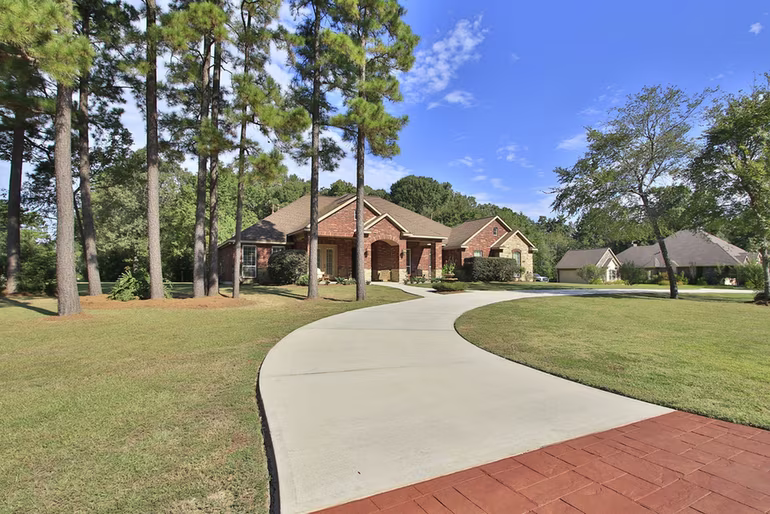 Photo 3 of 1547 Ruby Drive, Willis, TX