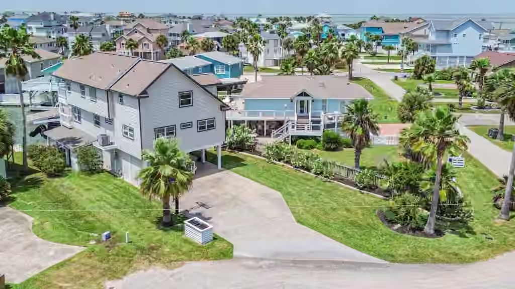 Photo of 4319 Spanish Main, Jamaica Beach, TX 77554