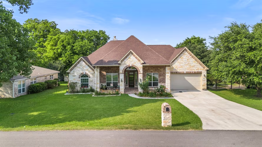 Photo of 13336 Lake Breeze Lane, Willis, TX