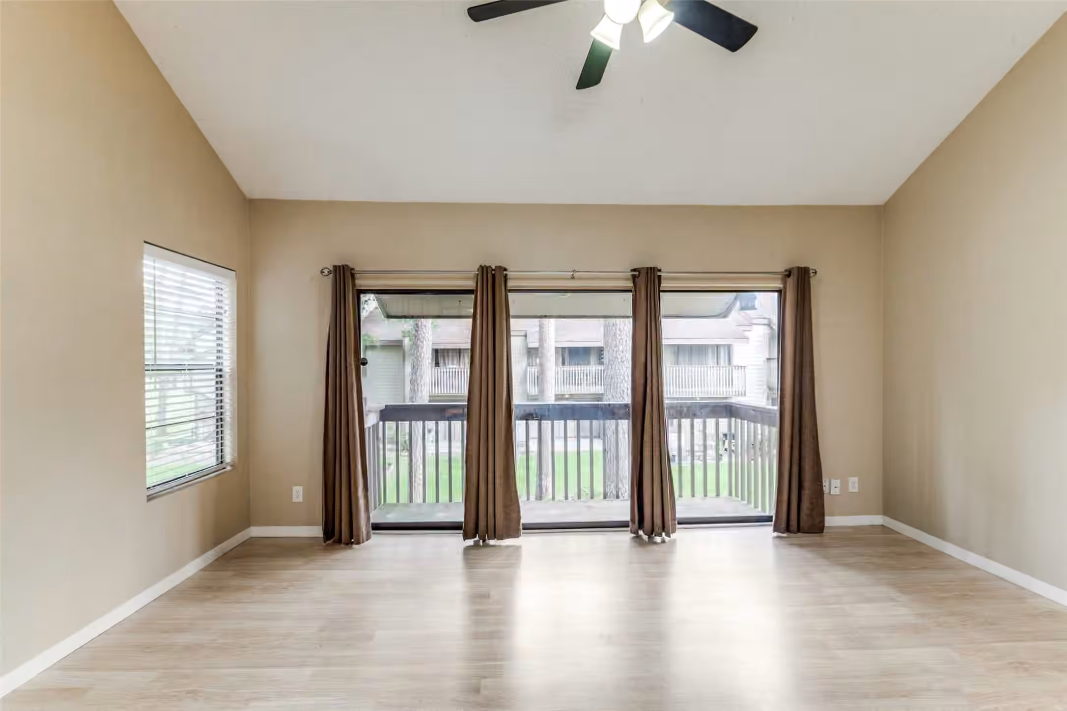 Photo 4 of 12900 Walden Road 104A, Montgomery, TX