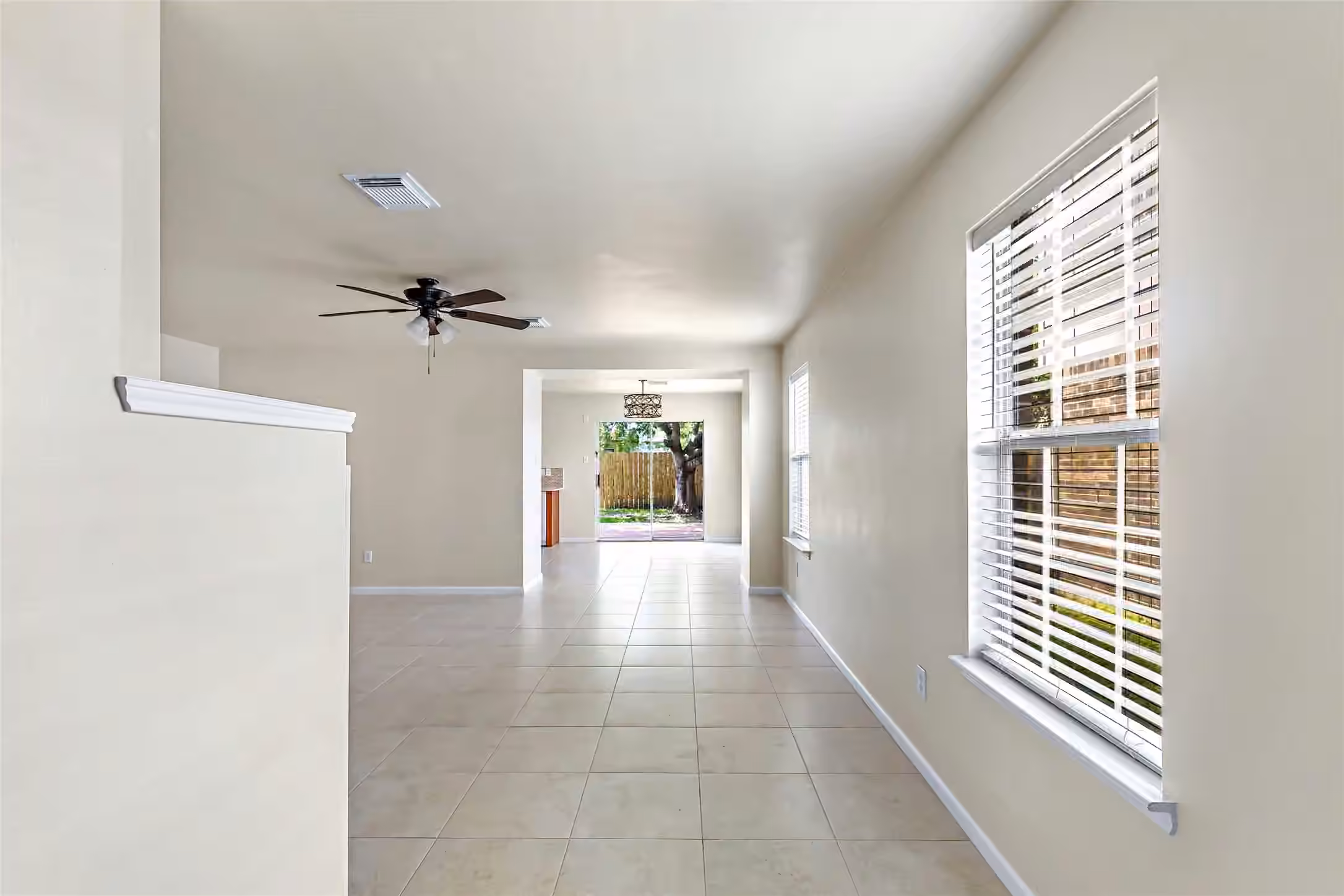Photo 3 of 10423 Briar Patch Street, Baytown, TX
