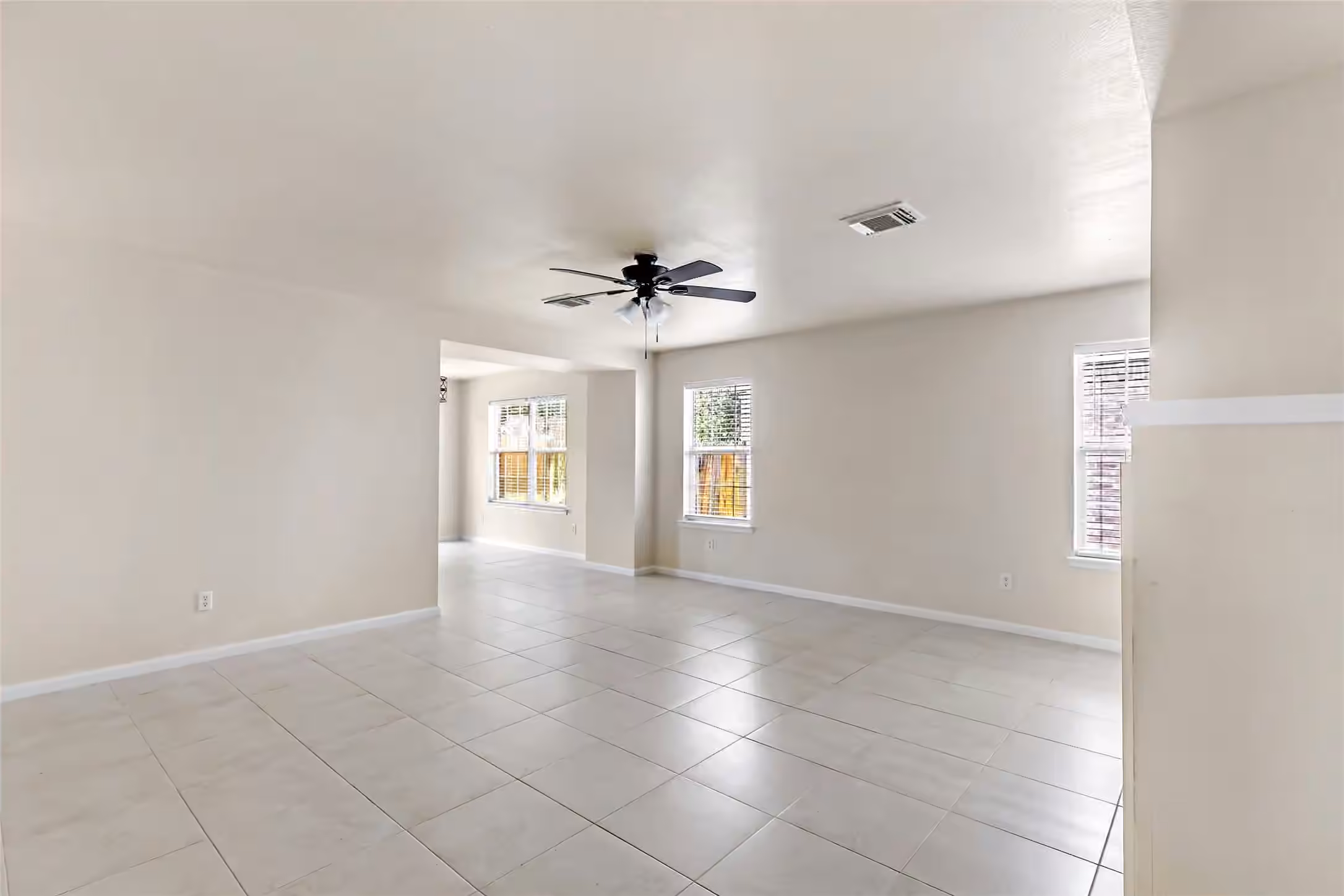 Photo 7 of 10423 Briar Patch Street, Baytown, TX