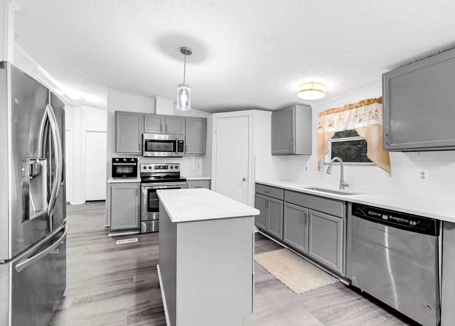 Photo 2 of 24795 Shady Oaks Boulevard, Montgomery, TX