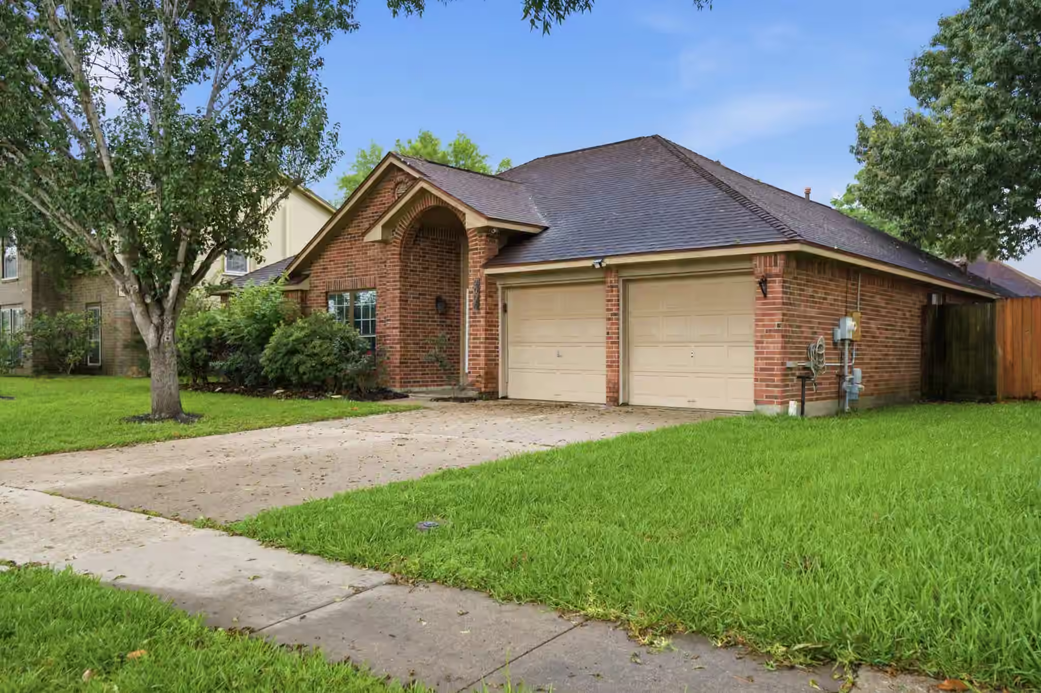 Photo 4 of 2004 Landing Boulevard, League City, TX