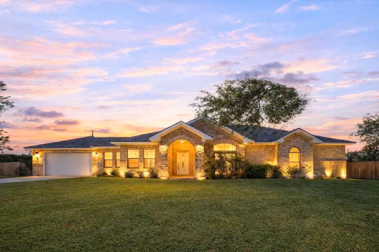 Photo 2 of 319 Pinedale Ave, Arcola, TX