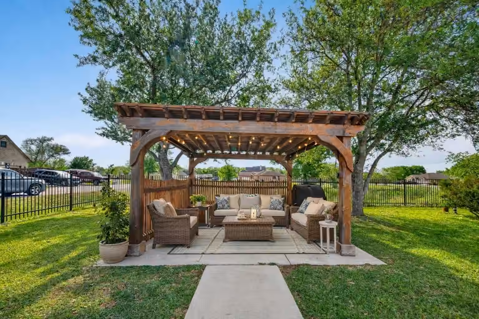 Photo 3 of 319 Pinedale Ave, Arcola, TX