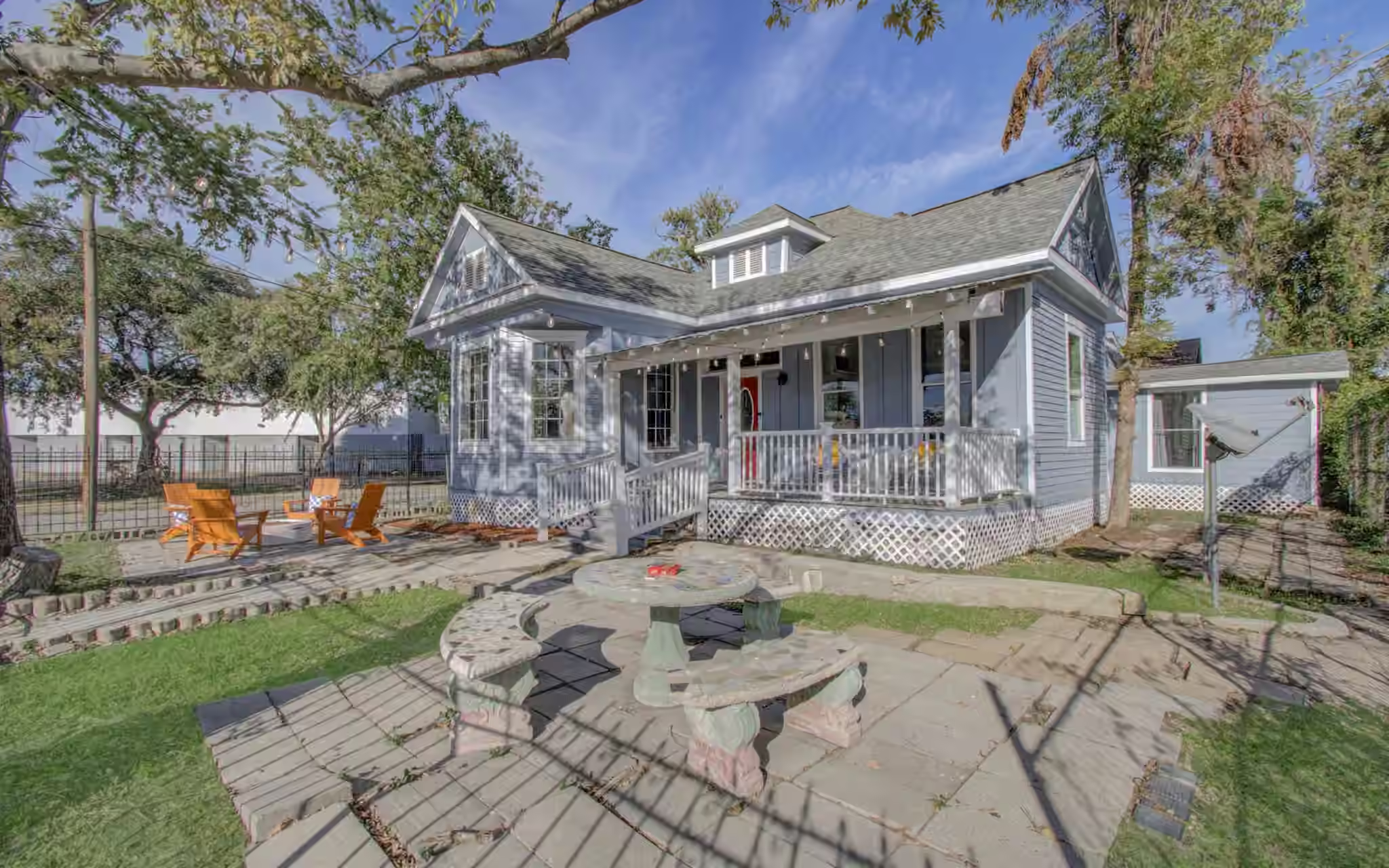 Photo 3 of 2118 Common Street, Houston, TX