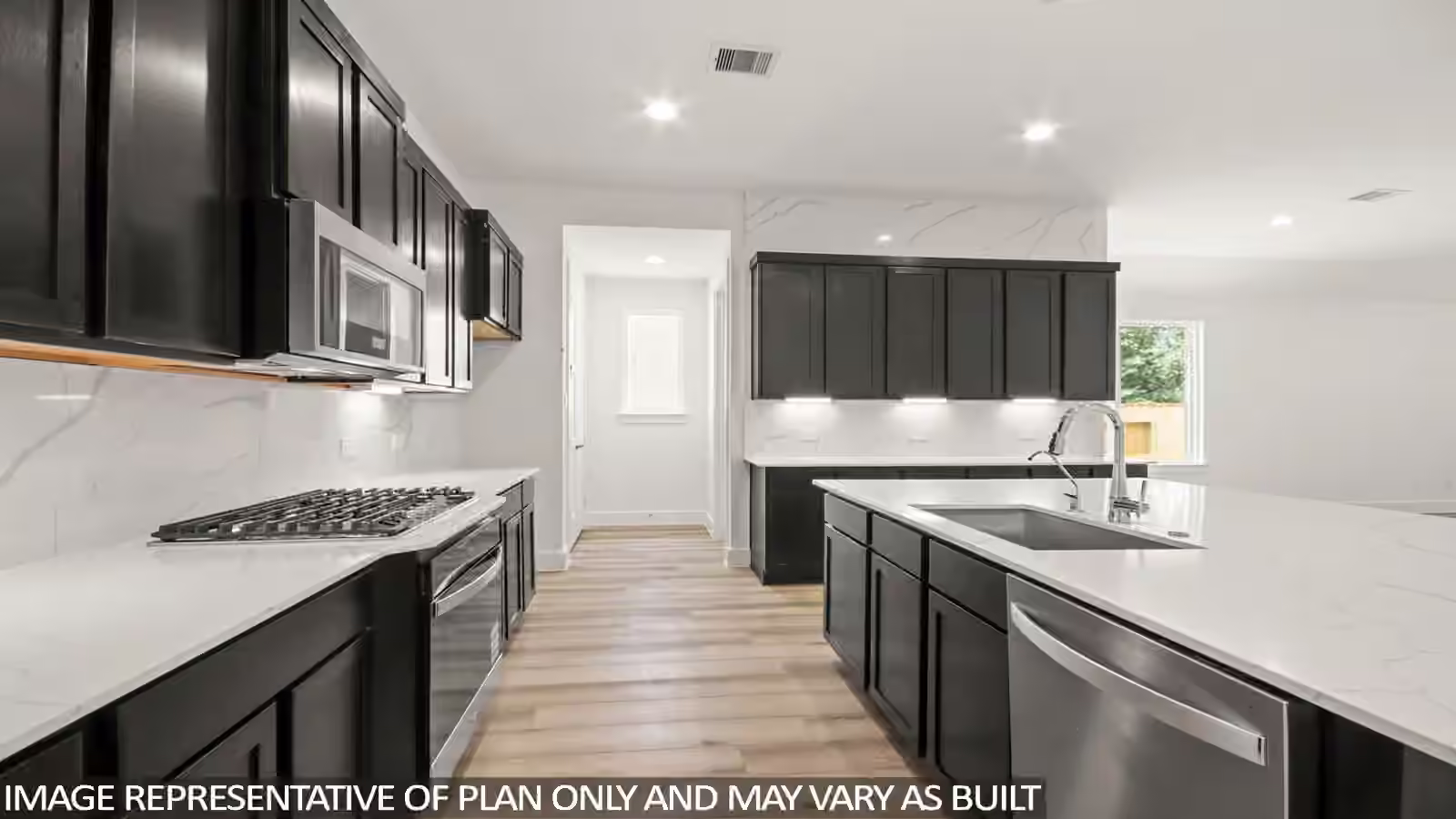 Photo 3 of 606 Paisley Harbor Court, Conroe, TX